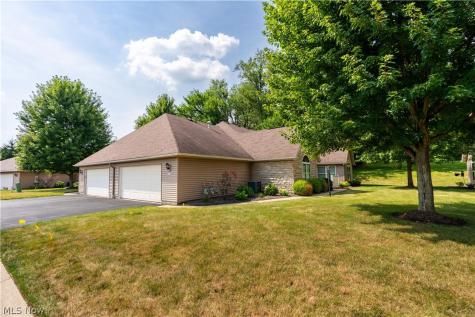 1344 Pebble Chase Circle NE Massillon OH 44646