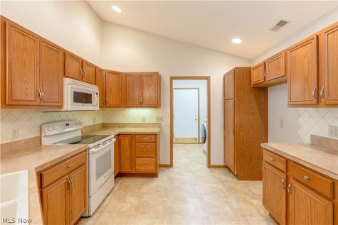 1344 Pebble Chase Circle NE Massillon OH 44646