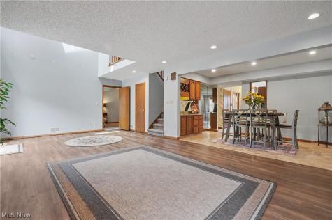 1904 Indian Hills Trail Akron OH 44313