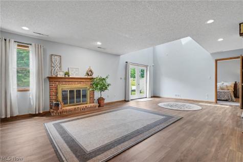 1904 Indian Hills Trail Akron OH 44313