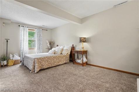 1904 Indian Hills Trail Akron OH 44313