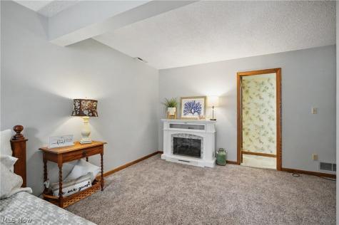 1904 Indian Hills Trail Akron OH 44313