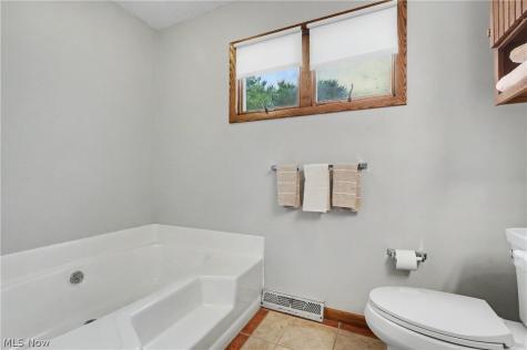 1904 Indian Hills Trail Akron OH 44313