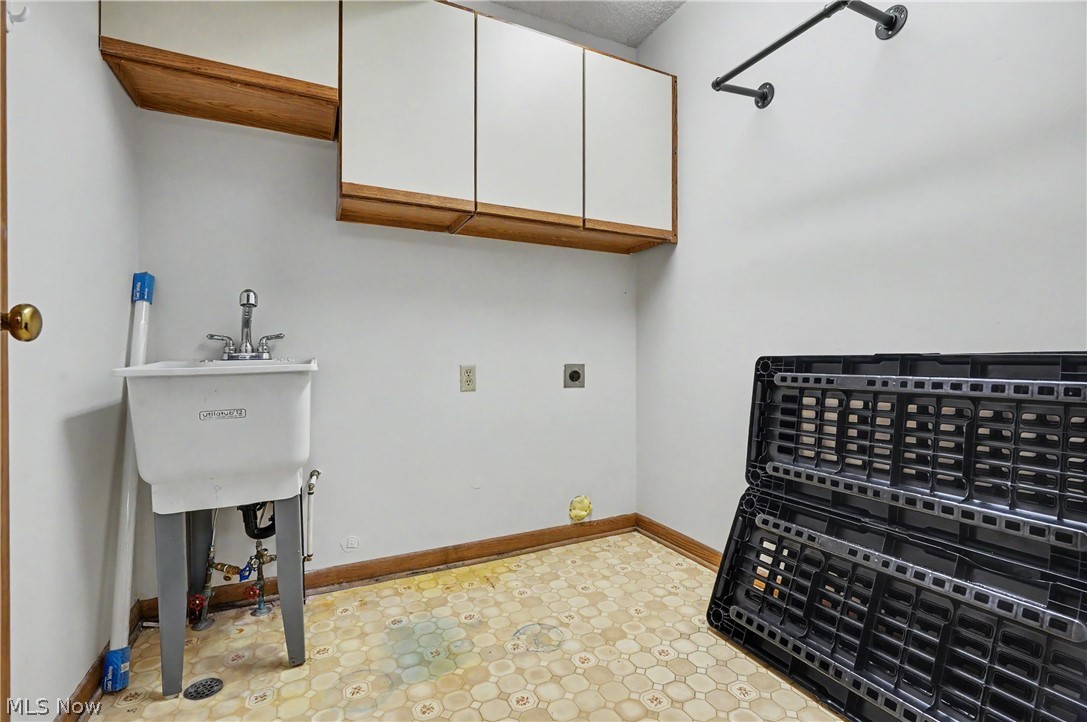 1904 Indian Hills Trail Akron OH 44313