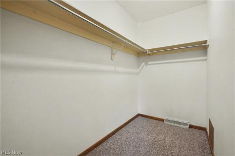 1904 Indian Hills Trail Akron OH 44313
