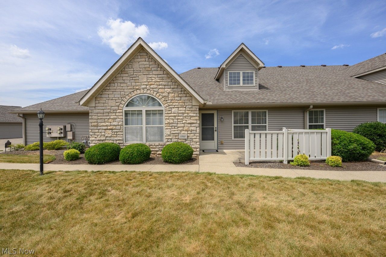 1510 Laurenbrook Lane NE Massillon OH 44646
