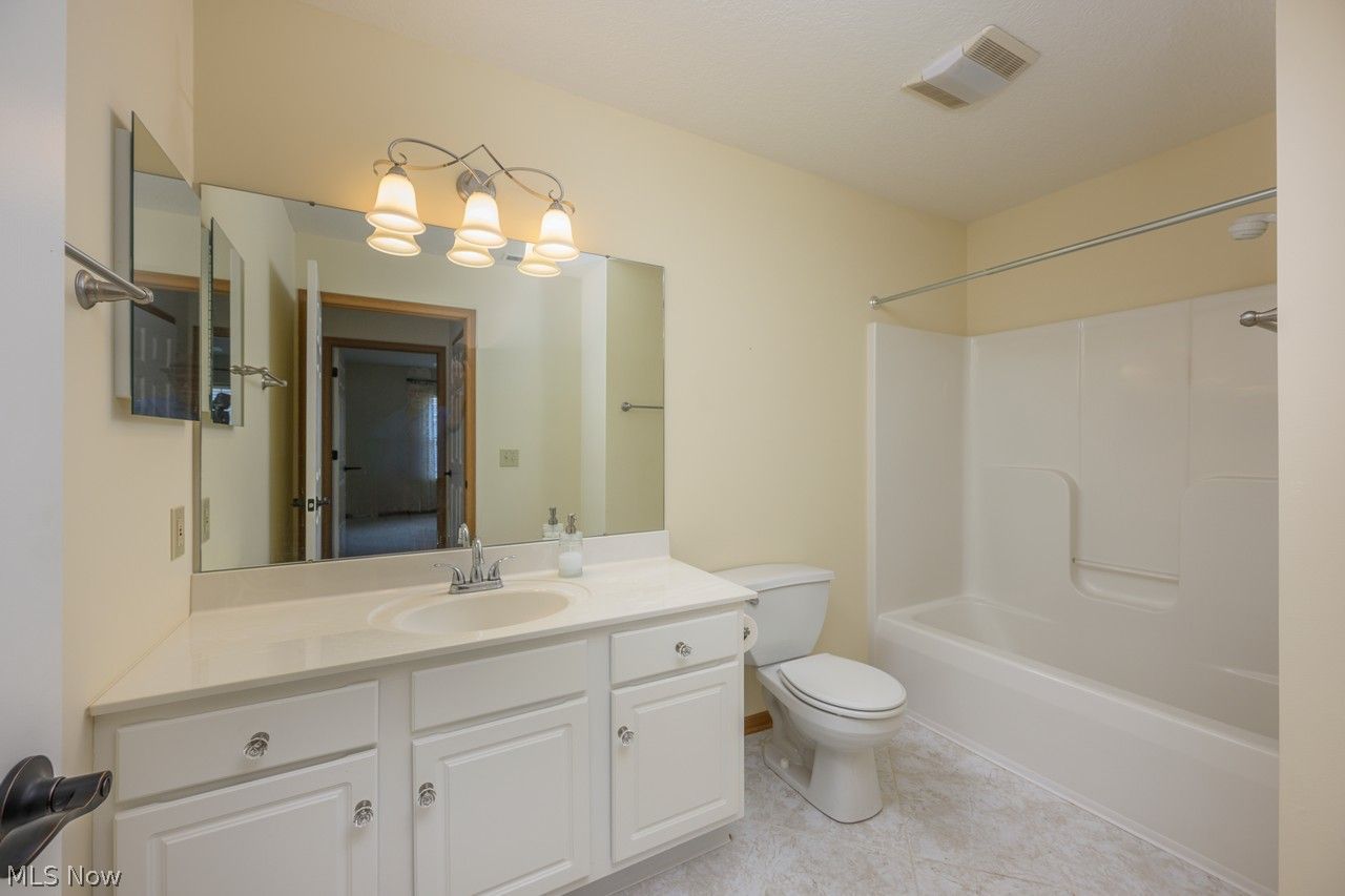 1510 Laurenbrook Lane NE Massillon OH 44646