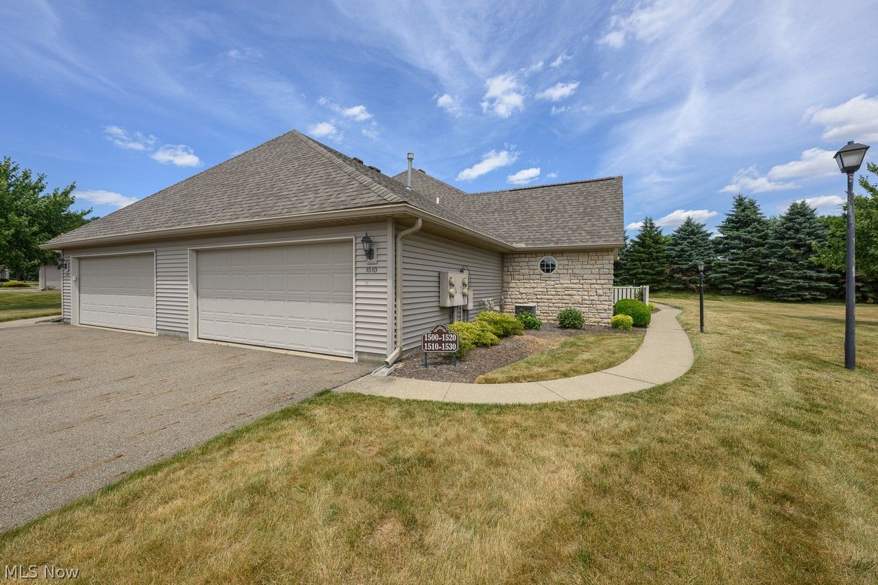 1510 Laurenbrook Lane NE Massillon OH 44646