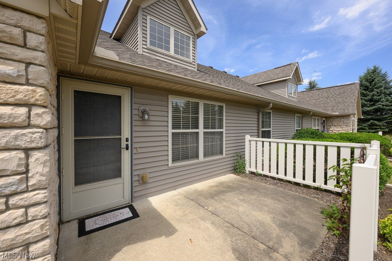 1510 Laurenbrook Lane NE Massillon OH 44646
