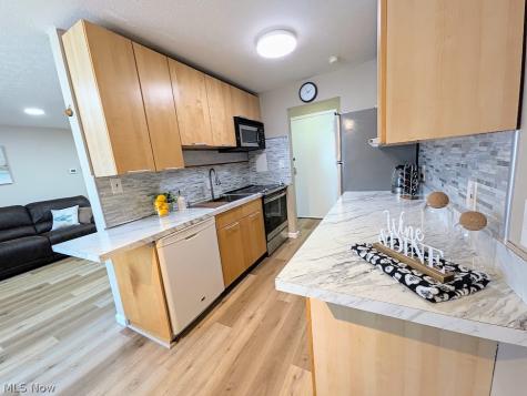 1402 Golden Gate Boulevard Mayfield Heights OH 44124