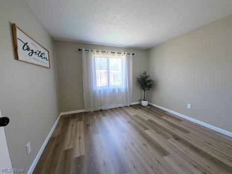 1402 Golden Gate Boulevard Mayfield Heights OH 44124