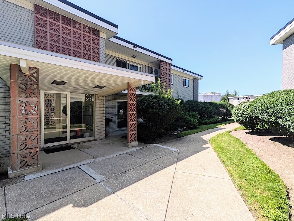 1402 Golden Gate Boulevard Mayfield Heights OH 44124