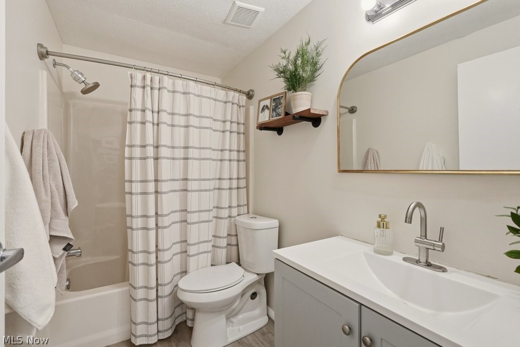 1887 Ridge Meadow Court Twinsburg OH 44087