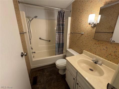 7294 Foxmill Road Mentor OH 44060