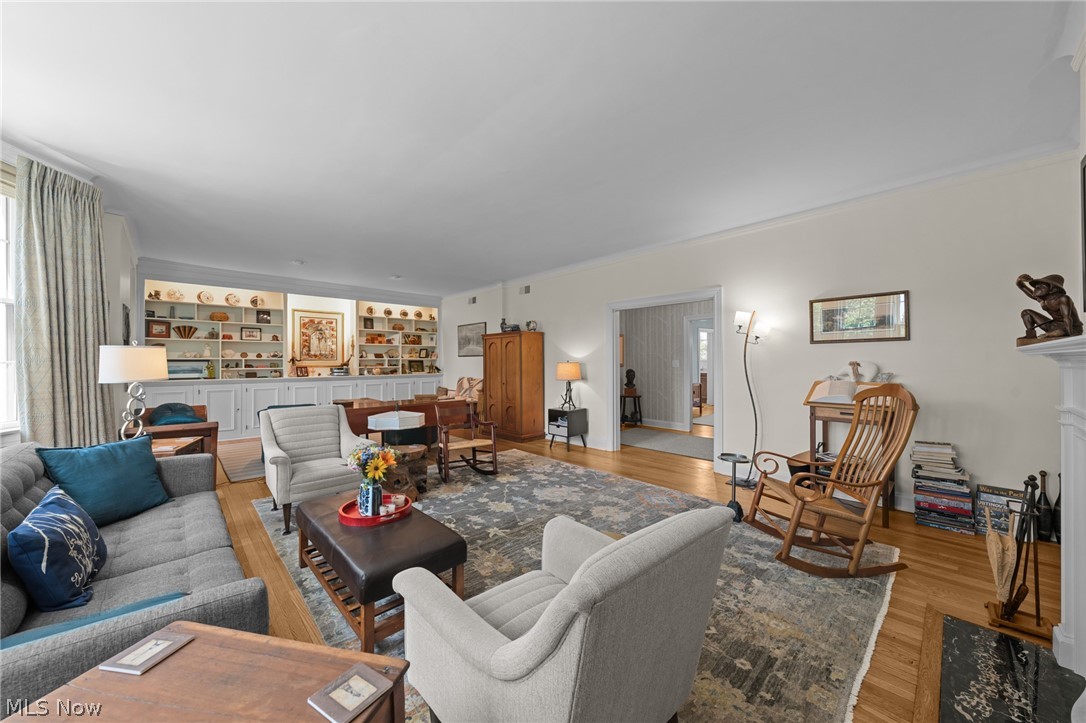 12546 Cedar Road Cleveland Heights OH 44106