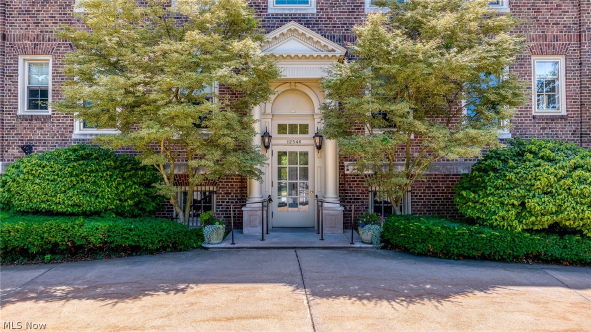 12546 Cedar Road Cleveland Heights OH 44106