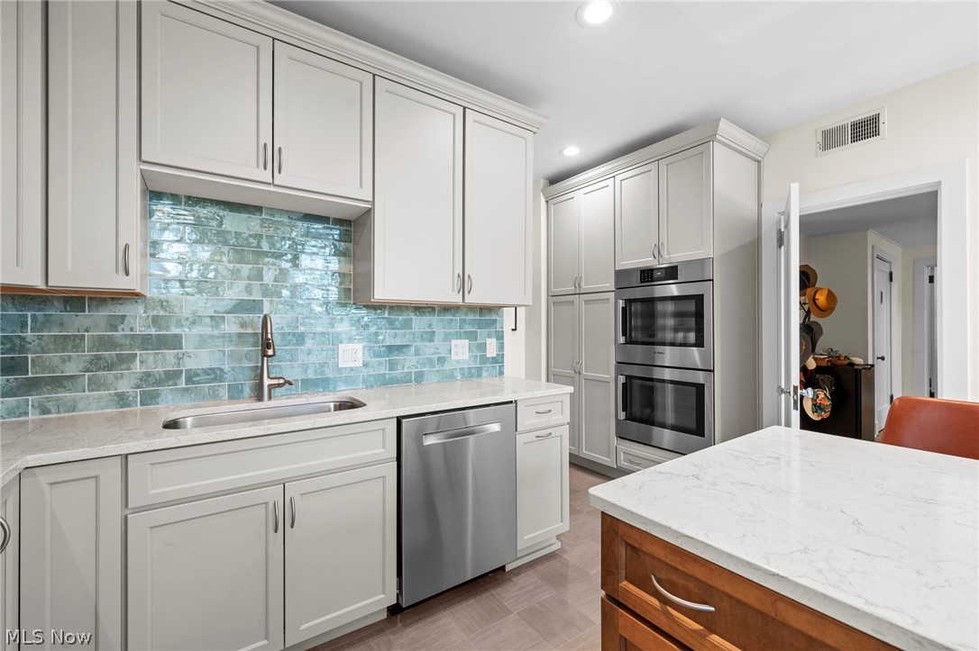 12546 Cedar Road Cleveland Heights OH 44106