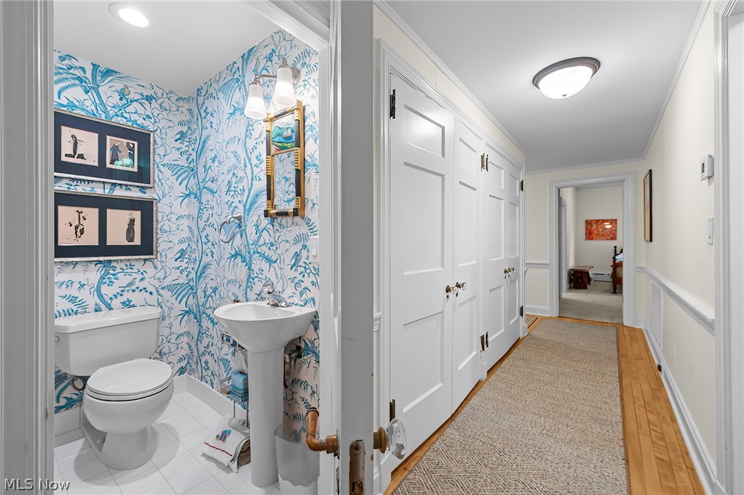 12546 Cedar Road Cleveland Heights OH 44106