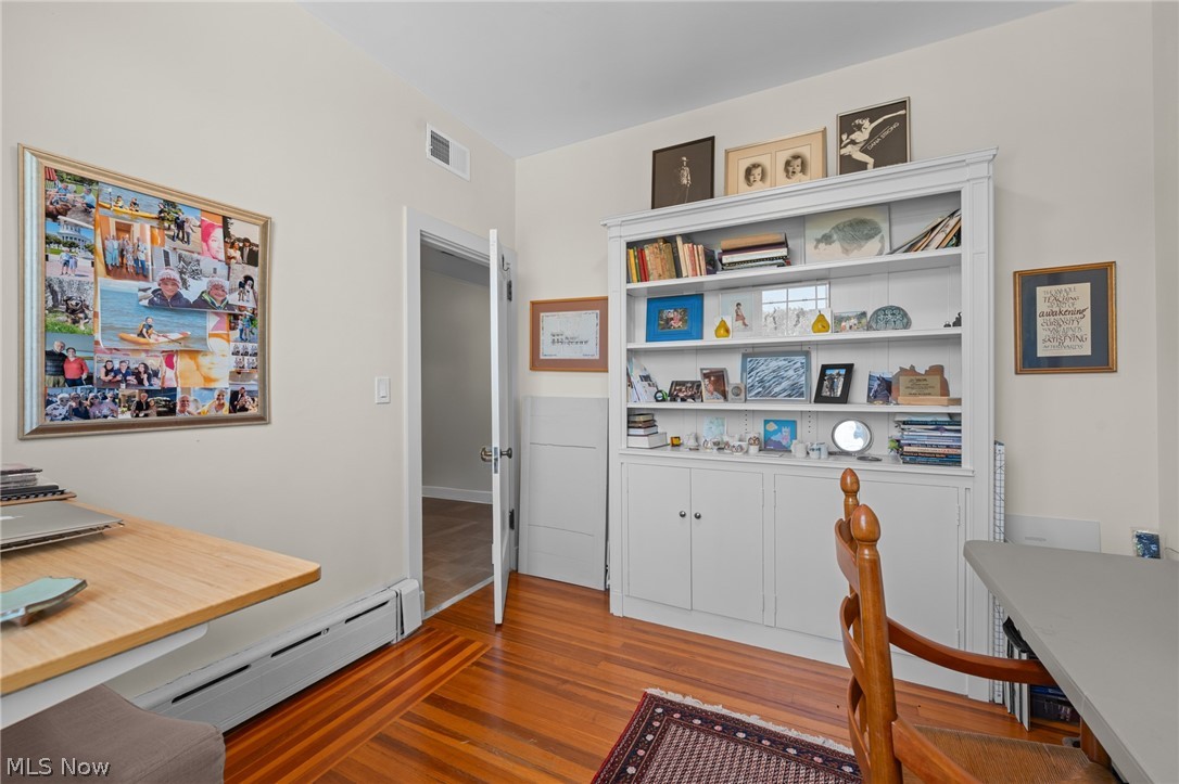 12546 Cedar Road Cleveland Heights OH 44106