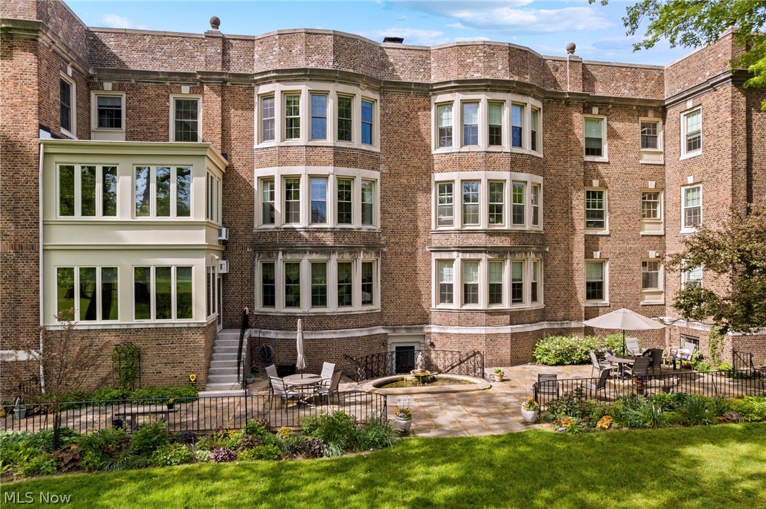 12546 Cedar Road Cleveland Heights OH 44106