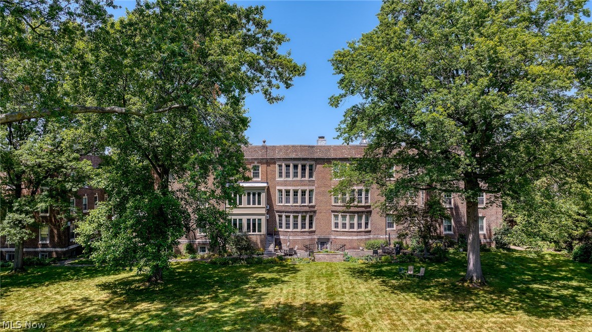 12546 Cedar Road Cleveland Heights OH 44106