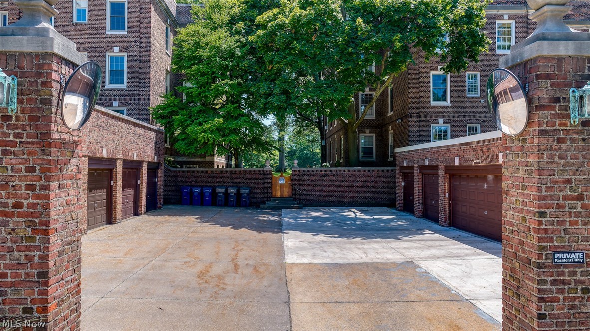 12546 Cedar Road Cleveland Heights OH 44106