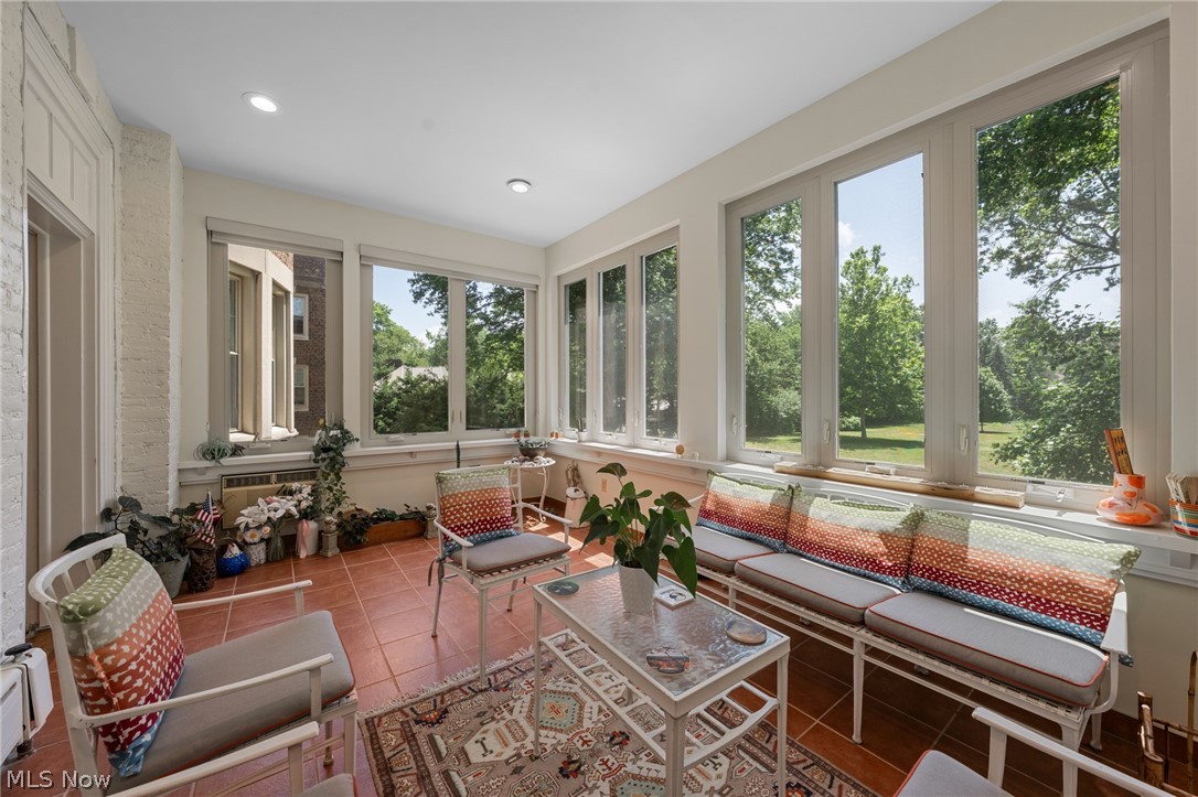 12546 Cedar Road Cleveland Heights OH 44106
