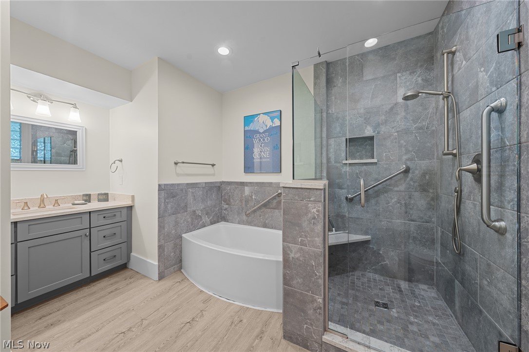 12546 Cedar Road Cleveland Heights OH 44106
