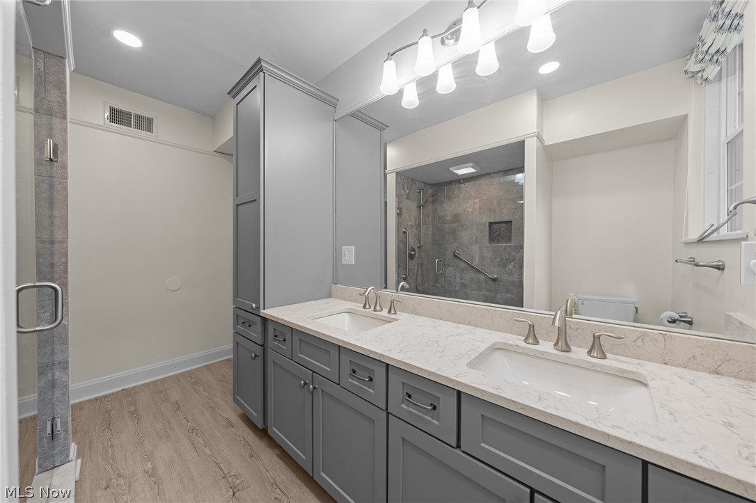 12546 Cedar Road Cleveland Heights OH 44106