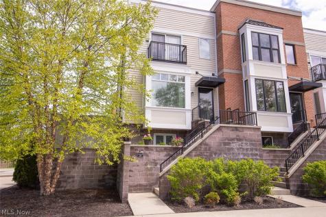 29 Atterbury Boulevard Hudson OH 44236