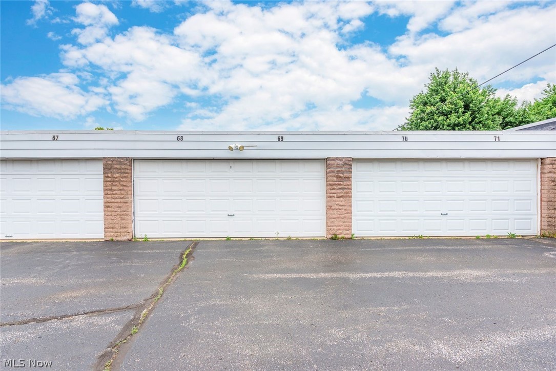 21834 River Oaks Drive Rocky River OH 44116
