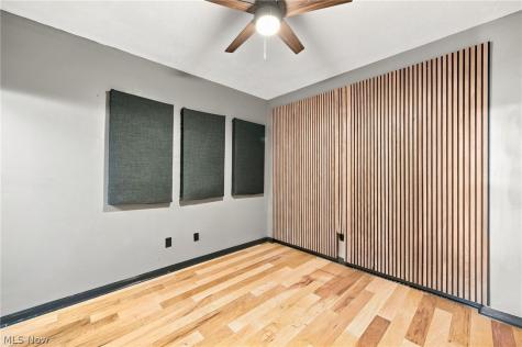 1237 Washington Avenue Cleveland OH 44113