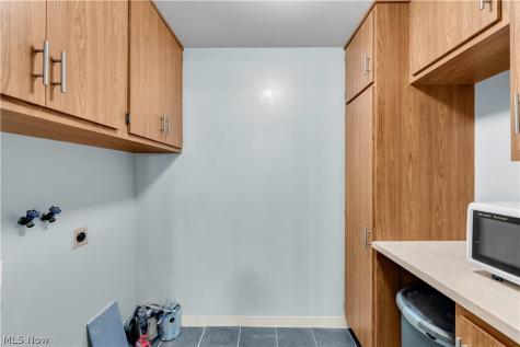 6850 Carriage Hill Drive Brecksville OH 44141