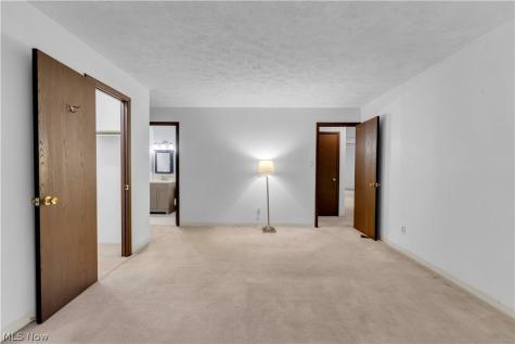 6850 Carriage Hill Drive Brecksville OH 44141