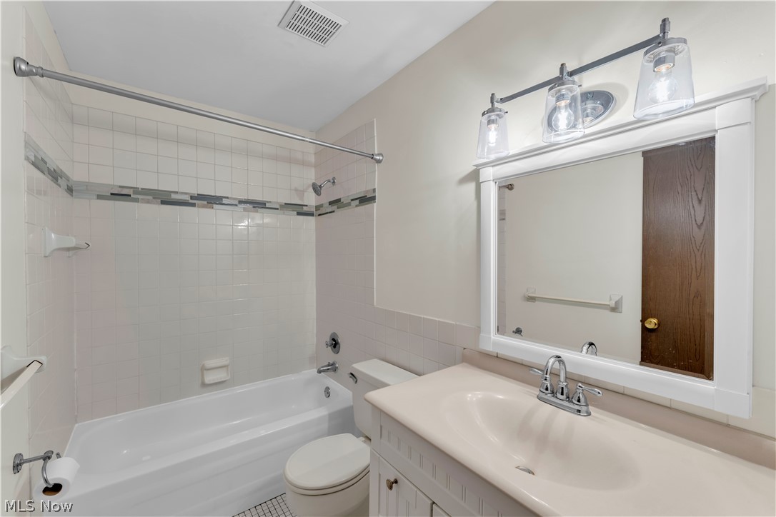 6850 Carriage Hill Drive Brecksville OH 44141