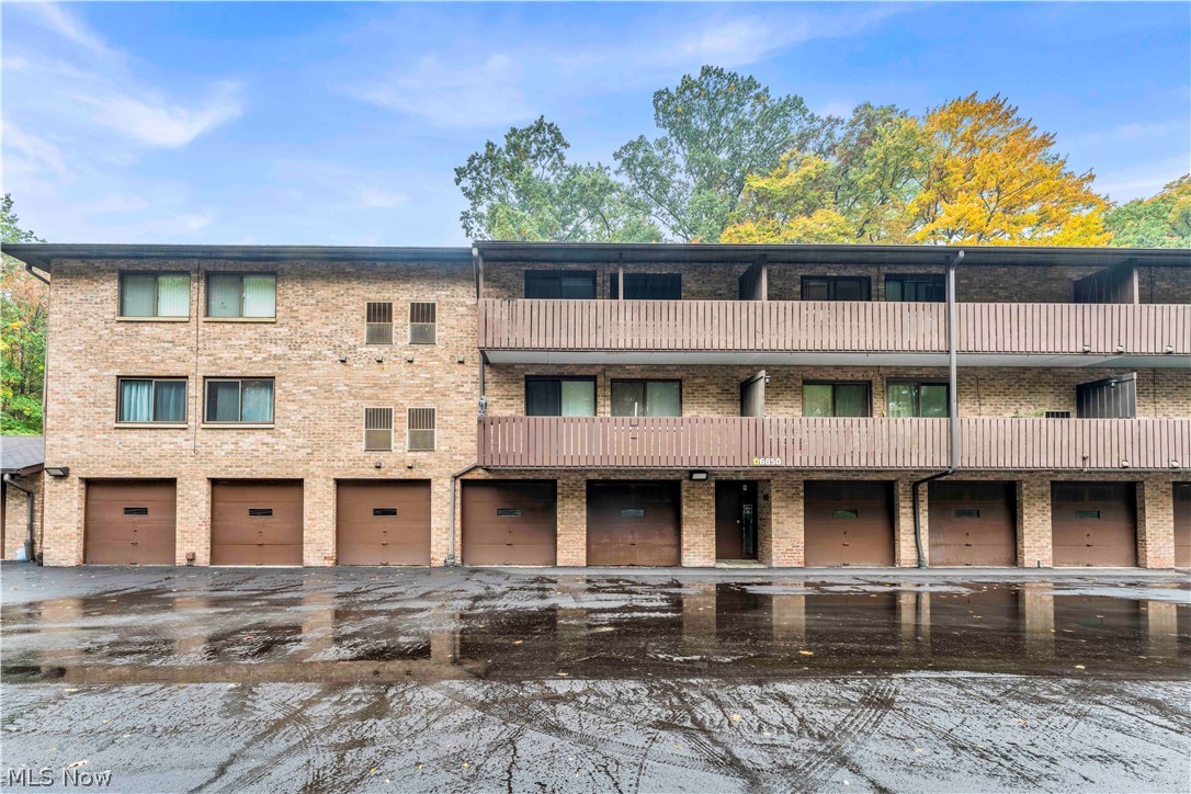 6850 Carriage Hill Drive Brecksville OH 44141