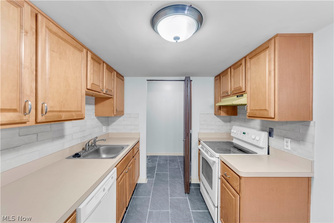6850 Carriage Hill Drive Brecksville OH 44141