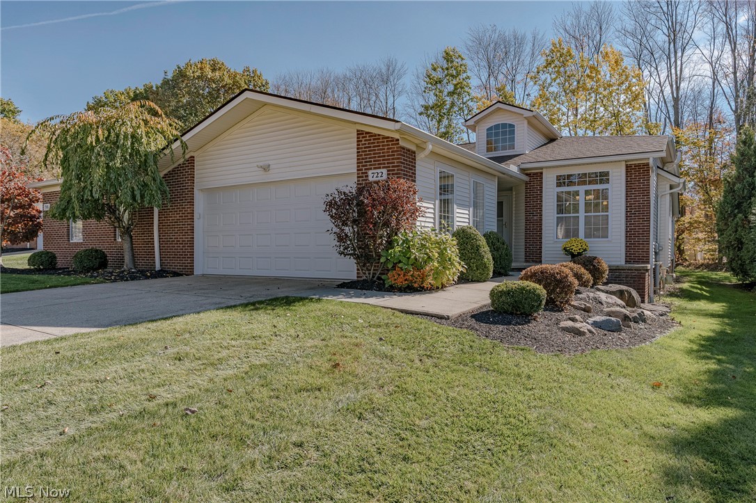 722 Woodlake Drive Aurora OH 44202