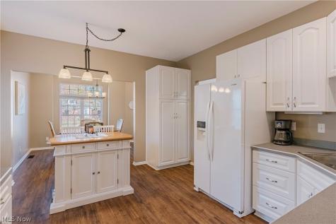 722 Woodlake Drive Aurora OH 44202