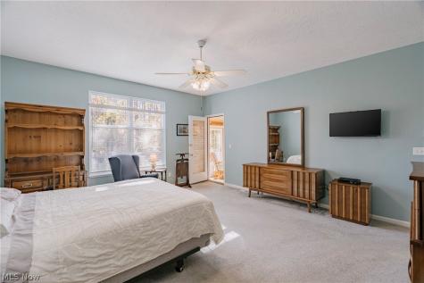 722 Woodlake Drive Aurora OH 44202