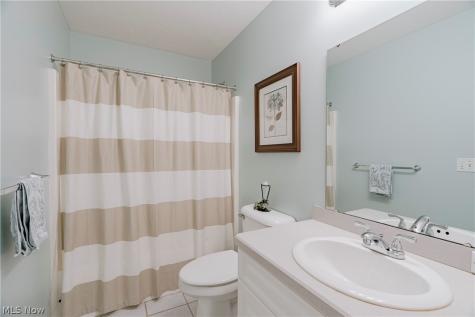 722 Woodlake Drive Aurora OH 44202