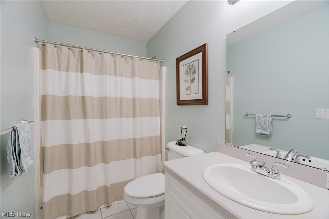 722 Woodlake Drive Aurora OH 44202