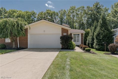 722 Woodlake Drive Aurora OH 44202