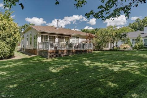 722 Woodlake Drive Aurora OH 44202