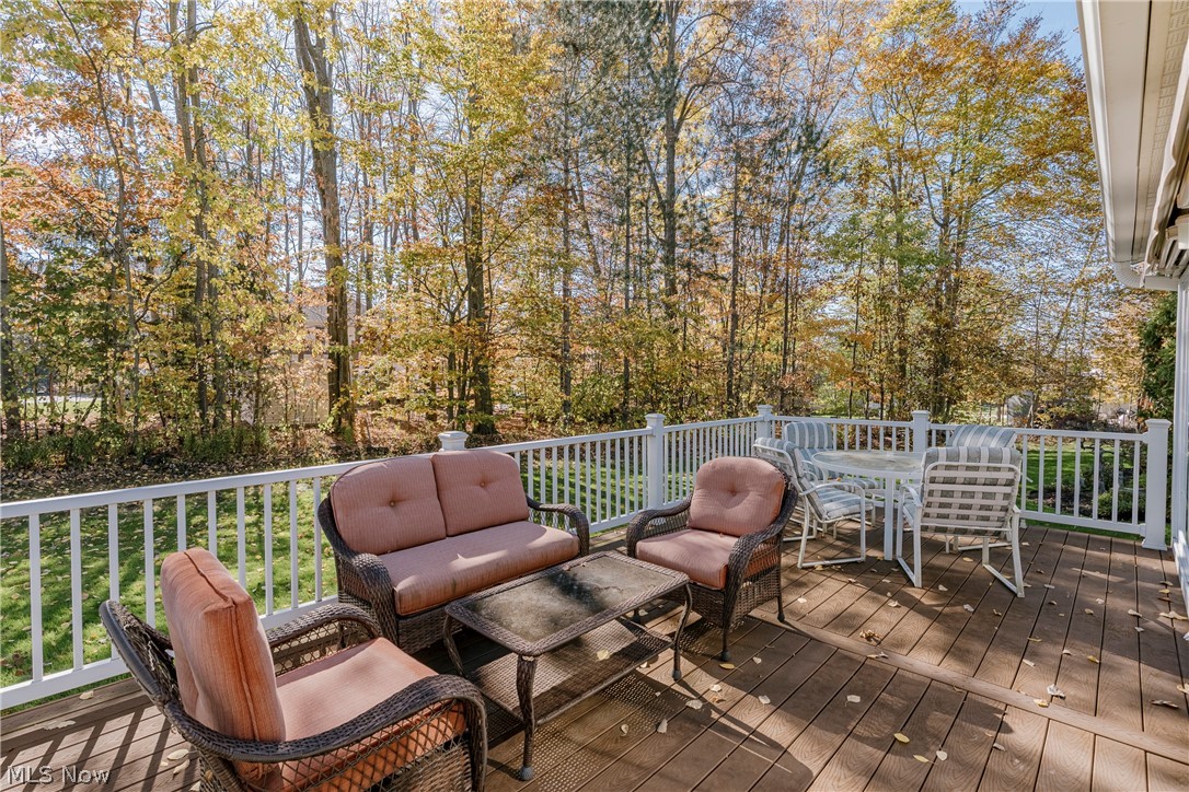 722 Woodlake Drive Aurora OH 44202