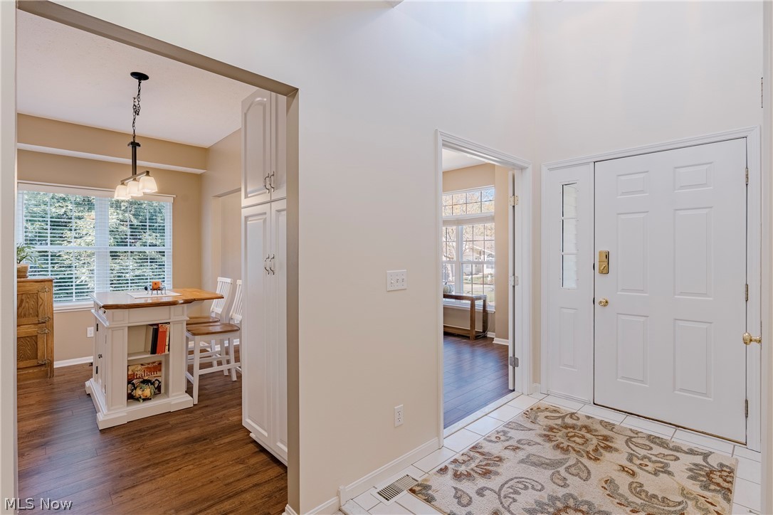 722 Woodlake Drive Aurora OH 44202