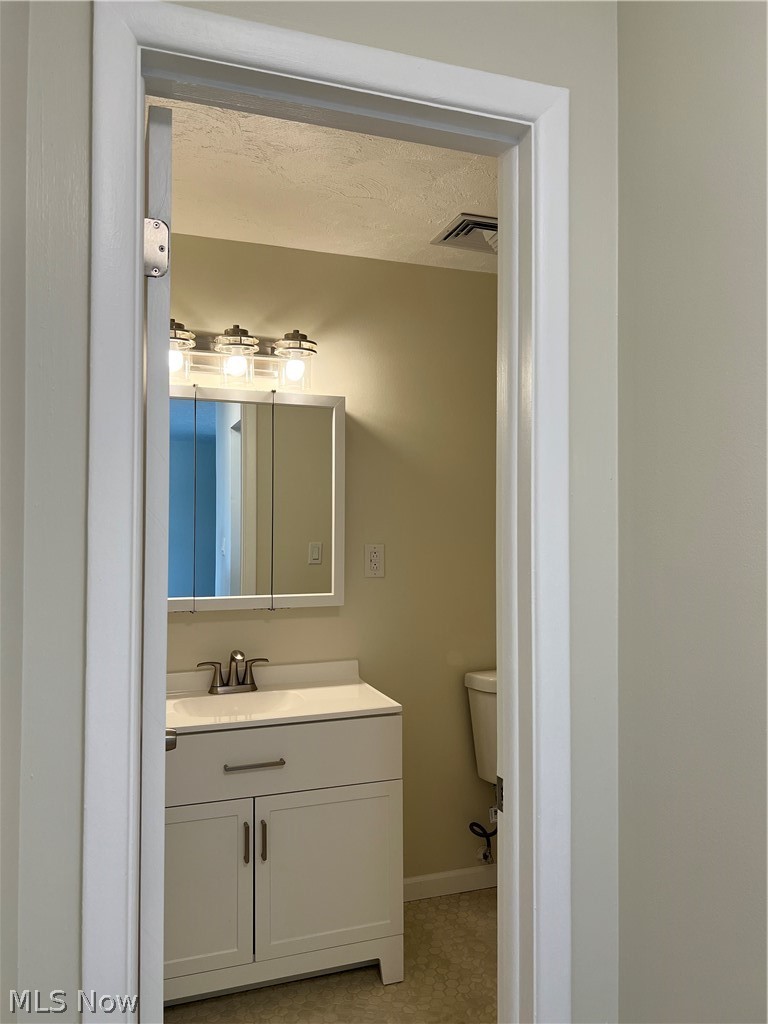 14567 Madison Avenue Lakewood OH 44107