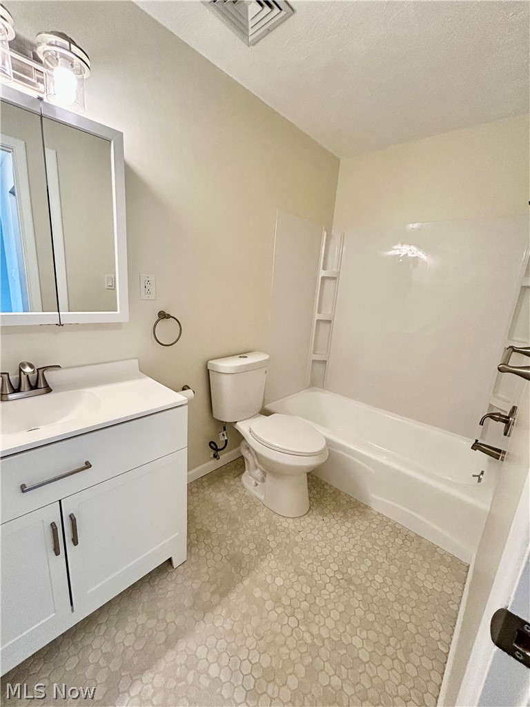 14567 Madison Avenue Lakewood OH 44107