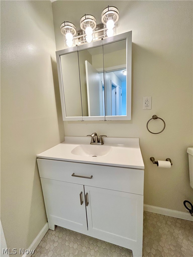 14567 Madison Avenue Lakewood OH 44107