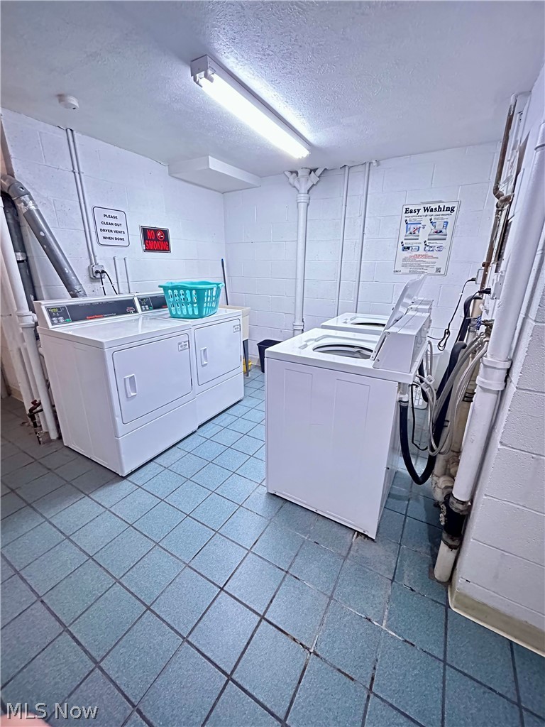 14567 Madison Avenue Lakewood OH 44107